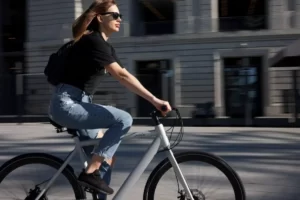 5 Astuces pour Cyclistes Urbains : Comment Gérer les Défis du Vélo en Ville