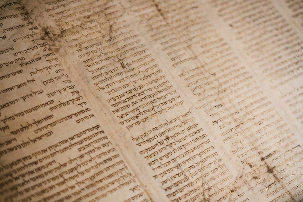 découvrez l'histoire fascinante de notre monde à travers des événements marquants, des personnalités emblématiques et des périodes clés de l'humanité.
