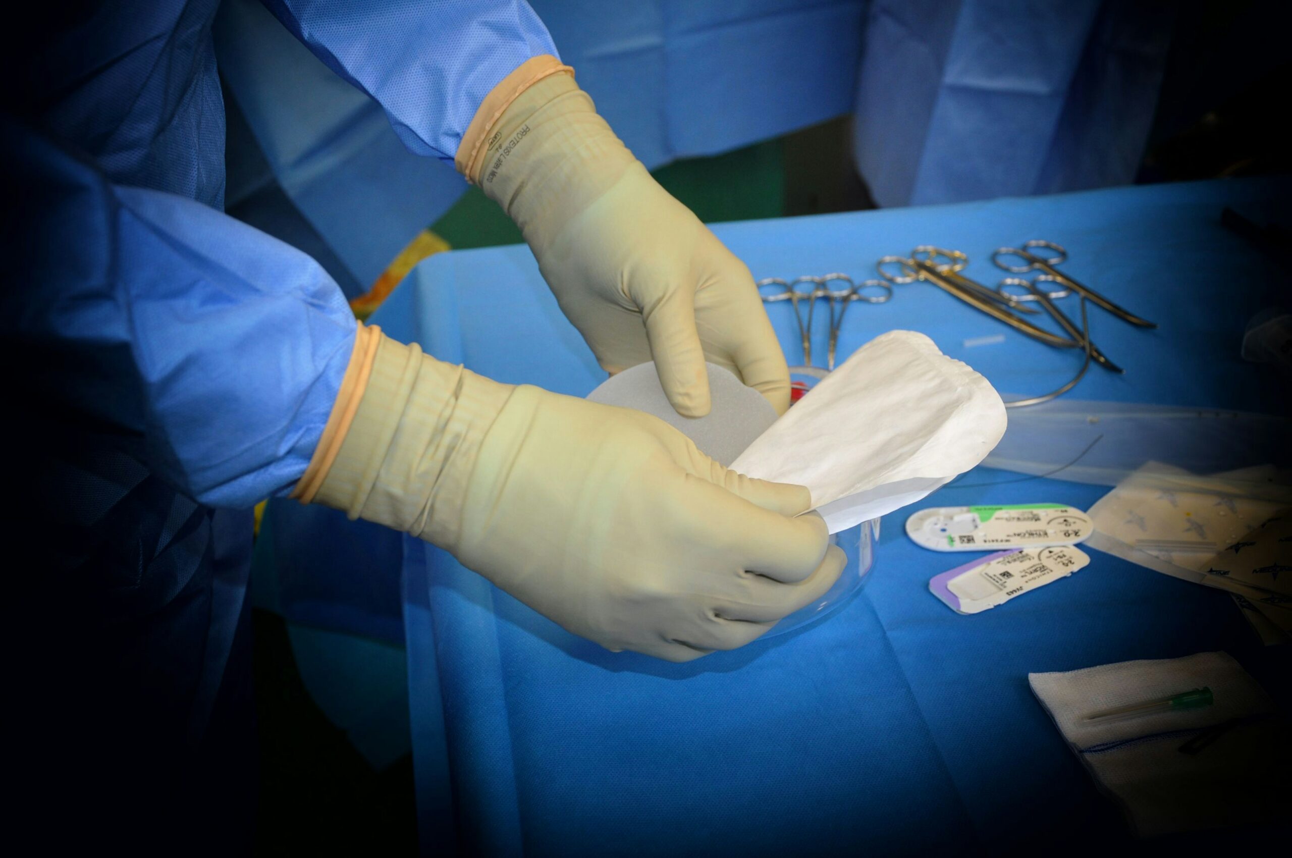 découvrez tout ce que vous devez savoir sur l'implantation et ses enjeux : définition, processus, et conseils pour réussir une implantation efficace.