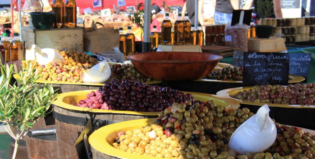 Exploration des marchés de Barcarès : où trouver les meilleurs produits locaux ?