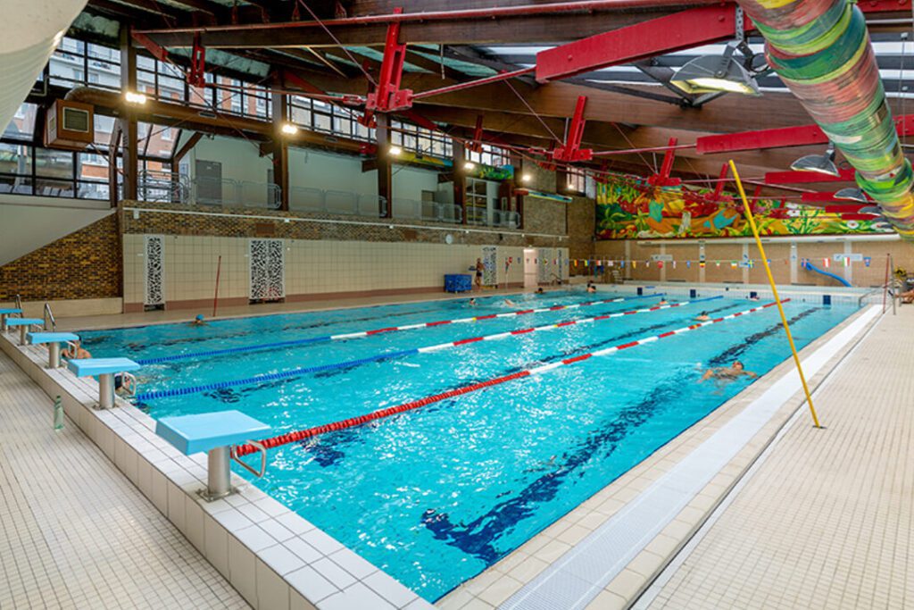 Comment réserver votre créneau à la piscine Bernard Lafay pour l’été ?