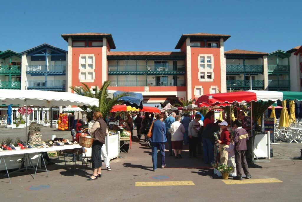 Les marchés d’Hendaye : guide complet pour les professionnels et les visiteurs