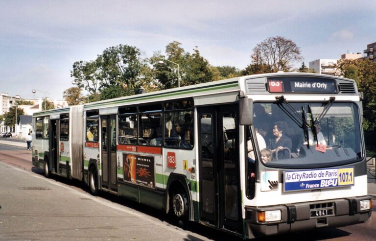 Comment le bus 185 révolutionne-t-il le transport en milieu urbain ?