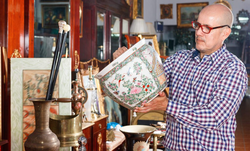Comment on devient antiquaire ?