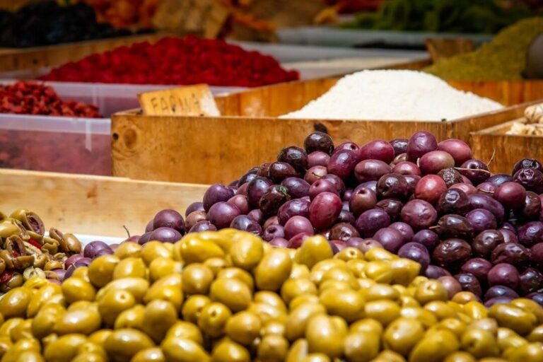Quels sont les jours de marché à La Roche-sur-Yon ?