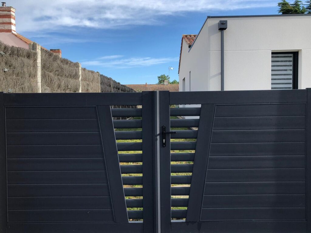 Comment choisir le meilleur portail 4m pour votre maison ?