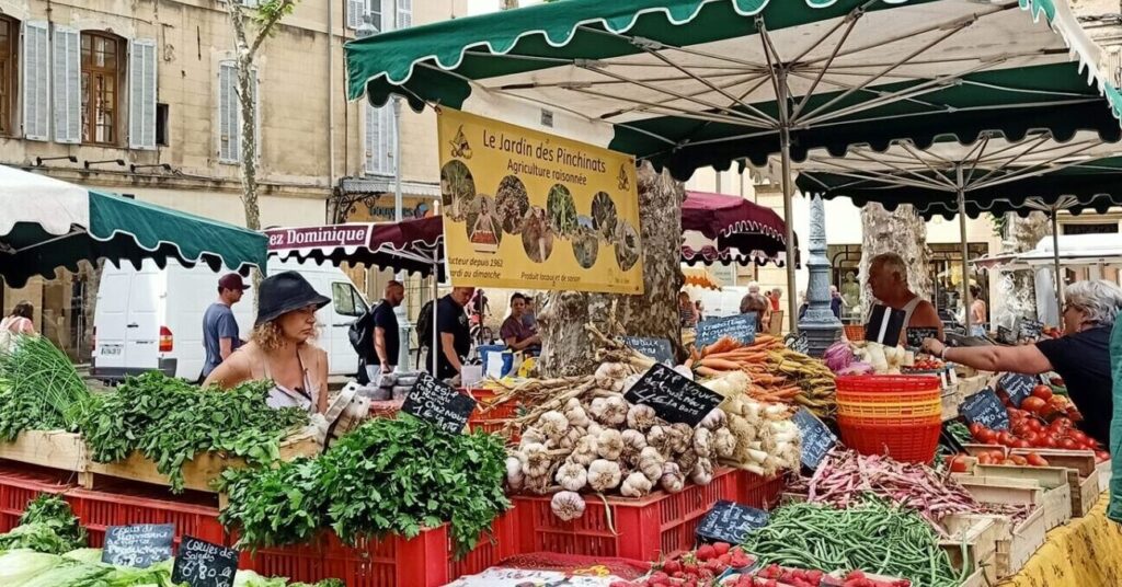 Découvrir le marché d’Aix-les-Bains : trésors locaux et produits frais