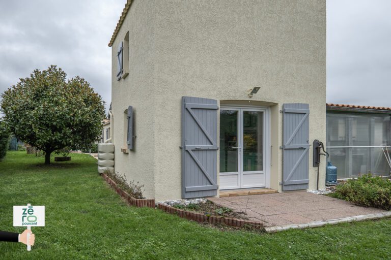 Maison typique de Saint-Hilaire-la-Forêt avec le code postal 85440