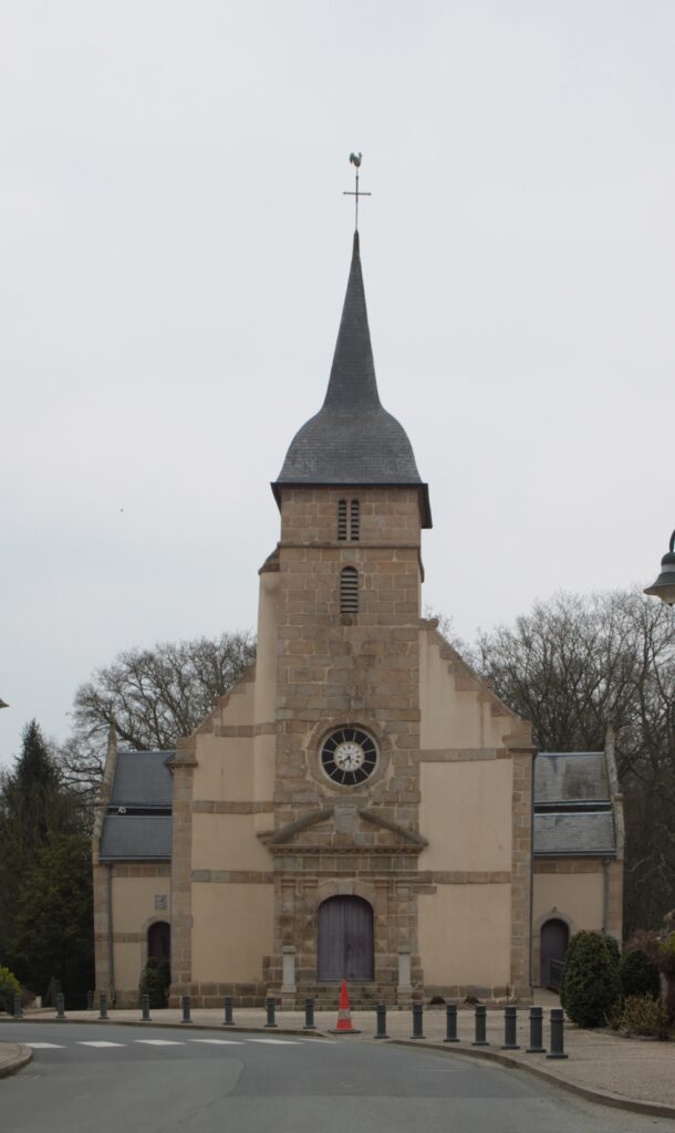 Vue de l'église historique de La Rabatelière dans le département de la Vendée, code postal 85250