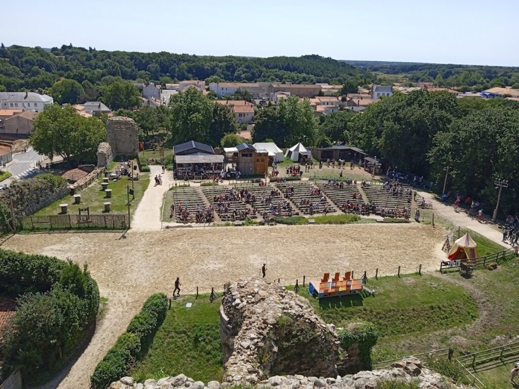 Vue panoramique de Talmont-Saint-Hilaire, commune de Vendée avec ses habitations typiques
