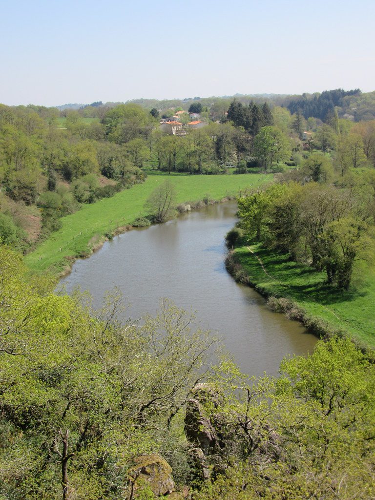 Vue panoramique du centre-ville des Landes-Genusson en Vendée