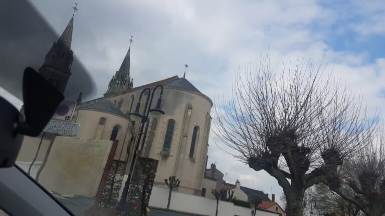Vue générale d'Essarts-en-Bocage illustrant le cadre de vie de la commune vendéenne