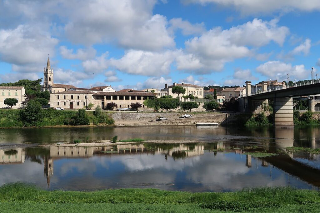 Vue panoramique de Port-Sainte-Foy depuis Sainte-Foy-la-Grande en Dordogne, illustrant le cadre de vie typique et les communes portant le nom Sainte-Foy en France