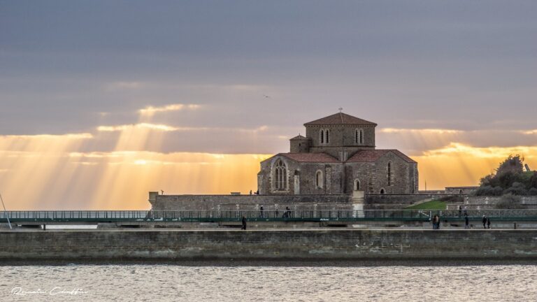 Vue panoramique des Sables-d'Olonne, symbole du code postal 85100