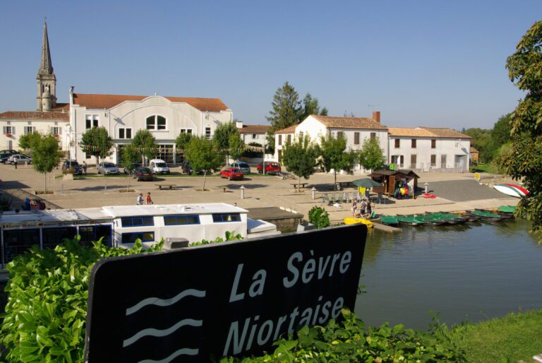 Quel est le code postal de Damvix en Vendée ?