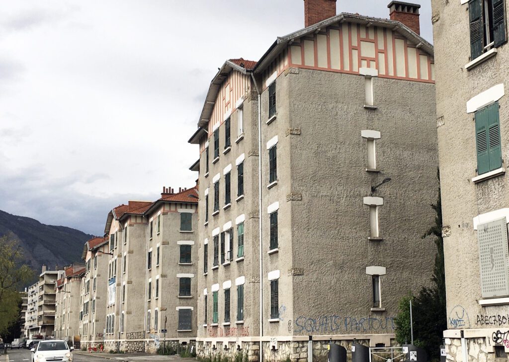 Comment le CCAS de Villeurbanne soutient-il les citoyens en difficulté ?
