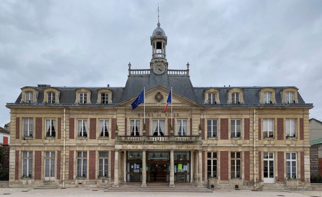 Comment le code postal de Maisons-Alfort influence-t-il le marché immobilier local ?