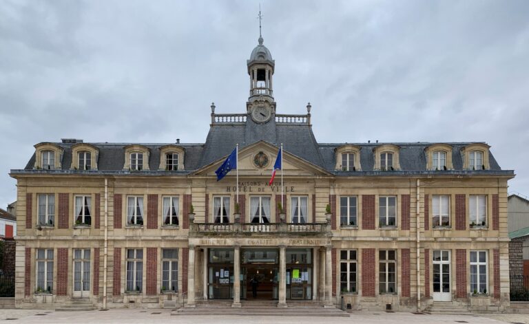 Comment le code postal de Maisons-Alfort influence-t-il le marché immobilier local ?