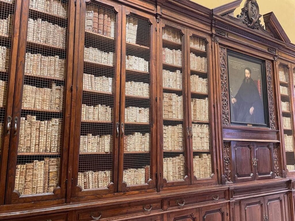 Découvrez les trésors cachés de la bibliothèque de Dunkerque