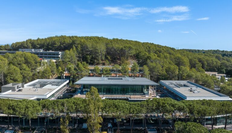Quels sont les atouts économiques du code postal Valbonne pour votre entreprise ?