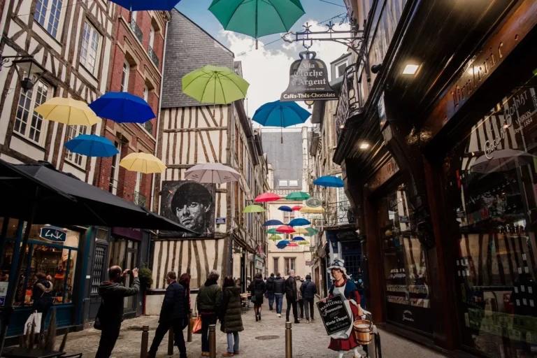 Quel est le code postal de Rouen et pourquoi est-il important pour les entreprises locales ?