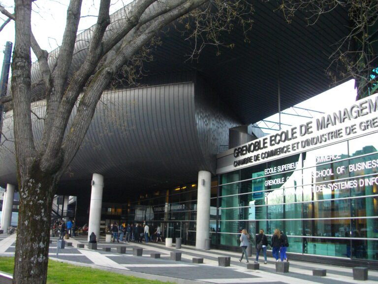 47 rue des écoles : comment cette adresse est devenue un emblème pour les startups éducatives ?