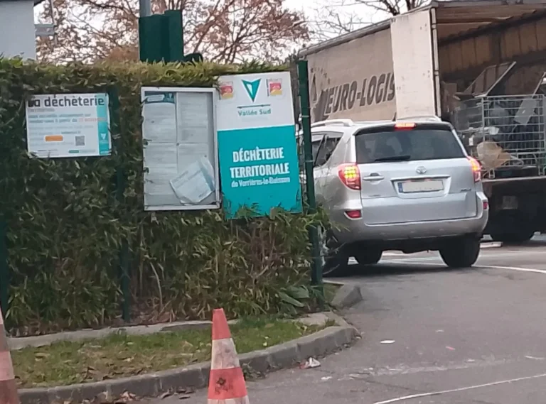 Comment la déchetterie de Châtillon-sur-Seine contribue-t-elle au développement durable local ?