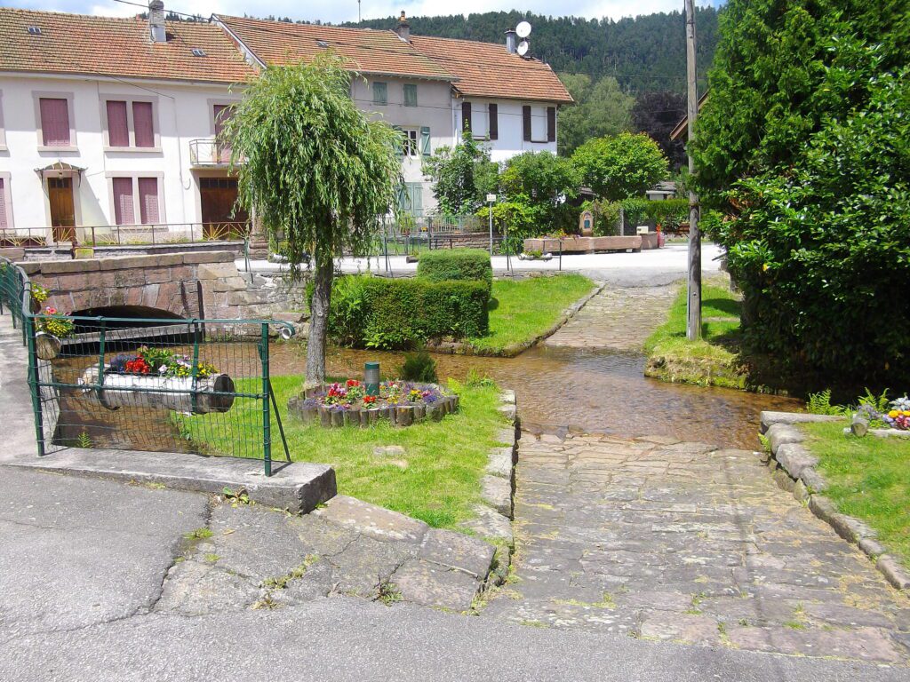 Comment le code postal de Chaumont influence-t-il l’implantation des entreprises locales ?
