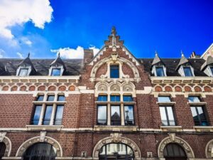Quels sont les jours de marché à Valenciennes ? Trouvez le calendrier et les astuces pour une visite réussie